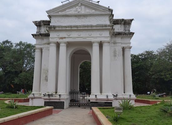 india/puducherry/heritage-town/landmark/aayi-mandapam