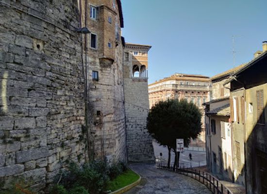 italy/perugia/landmark/mura-etrusche