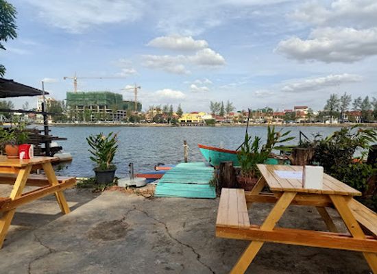 cambodia/kampot/landmark/the-pig-pen-bbq