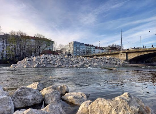 germany/munich/ludwigsvorstadt-isarvorstadt/landmark/steinwall-an-der-reichenbachbrucke