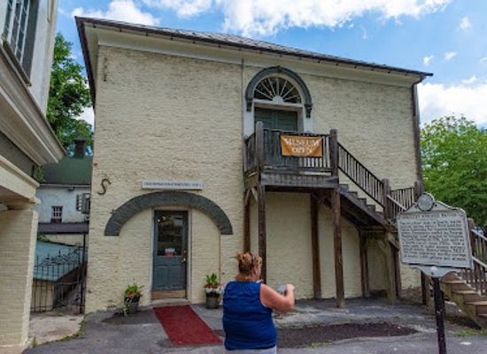 west-virginia/eastern-panhandle/landmark/museum-of-the-berkeley-springs