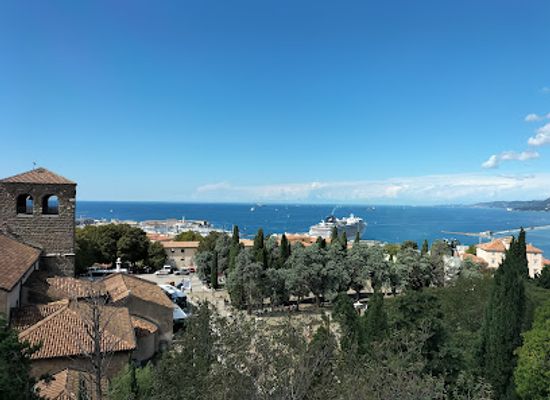 italy/friuli-venezia-giulia/landmark/castello-di-san-giusto