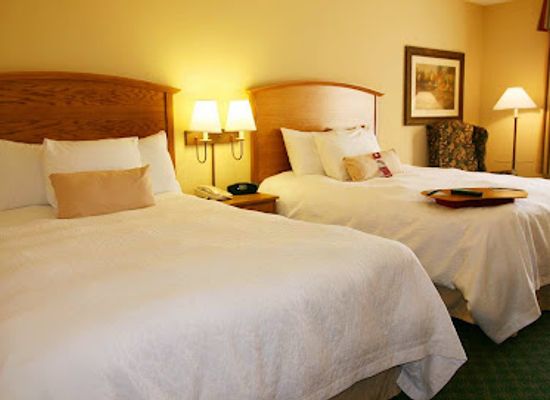 alabama/lake-guntersville/landmark/hampton-inn-guntersville
