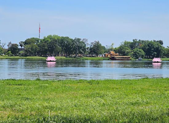 vietnam/hue/landmark/ho-chi-minh-museum