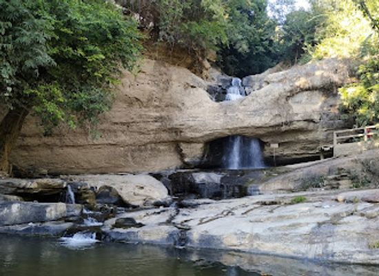 india/aizawl/landmark/khawhpawp-falls