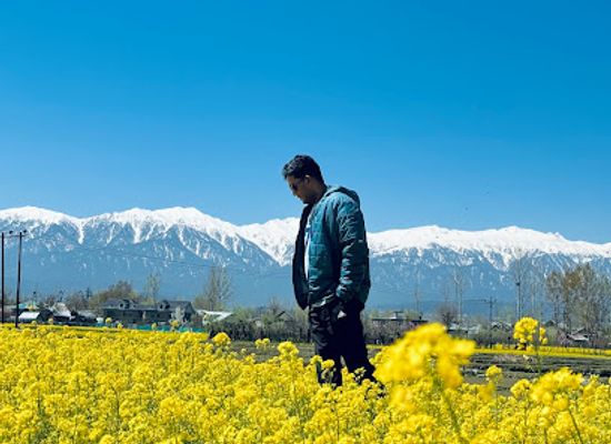 india/gulmarg/landmark/kashmir-tour-guide-mr-jordan