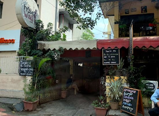 india/bengaluru/koramangala/landmark/the-hole-in-the-wall-cafe
