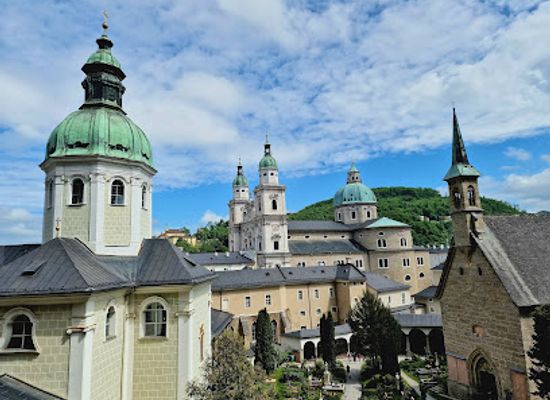 austria/salzburg/landmark/stiftskirche-st-peter
