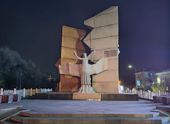 kazakhstan/trans-ili-alatau/landmark/zheltoksan-monument