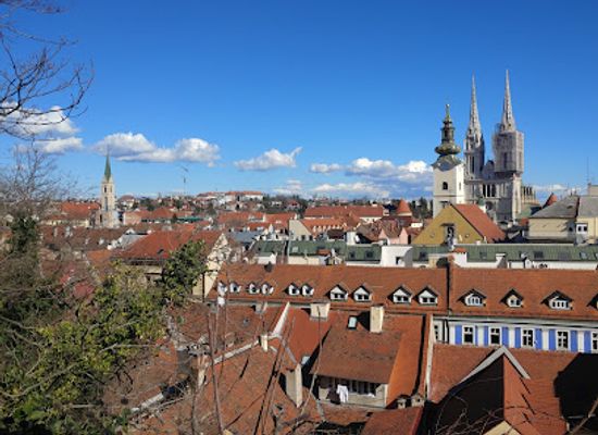 croatia/zagreb/landmark/love-rails