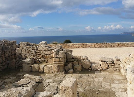 cyprus/kourion-archaeological-site/landmark/early-christian-basilica