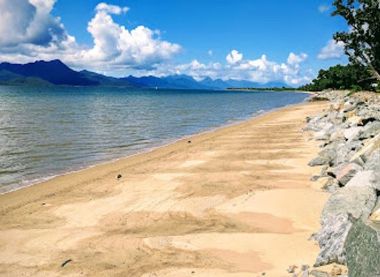 australia/hinchinbrook-island/landmark/cardwell-jetty