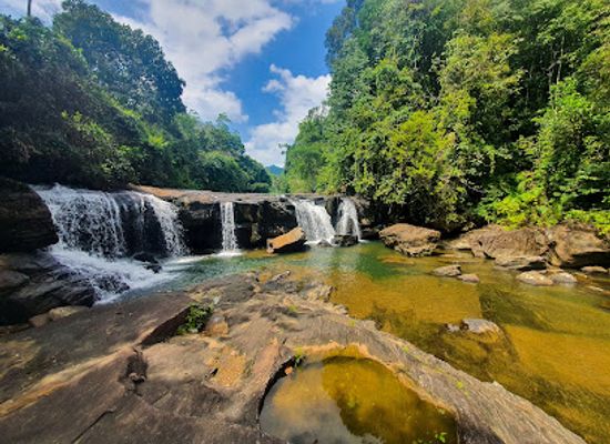 sri-lanka/ratnapura-district/landmark/dumpus-ella
