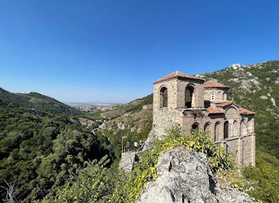 bulgaria/rhodopes/landmark/asen-s-fortress