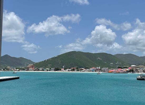 sint-maarten/great-bay-beach/landmark/pirate-experience-the-rusty-parrot