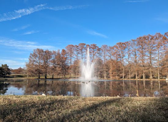 missouri/st-louis/landmark/round-lake-fountain