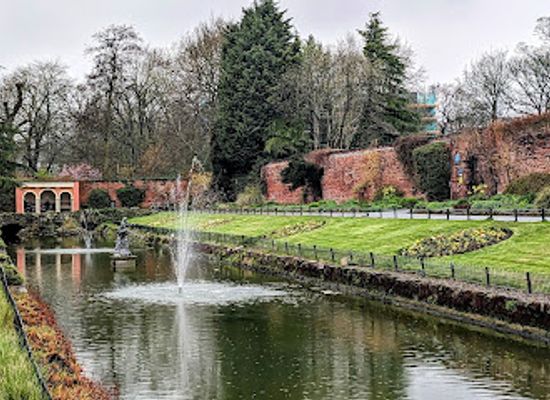 united-kingdom/leeds/roundhay/attraction/canal-gardens
