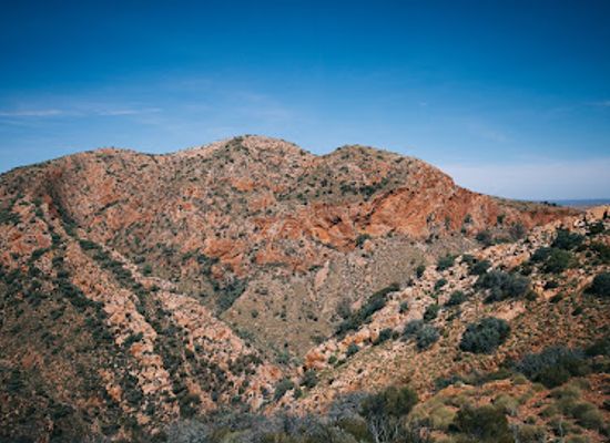 australia/macdonnell-ranges/landmark/brinkley-bluff