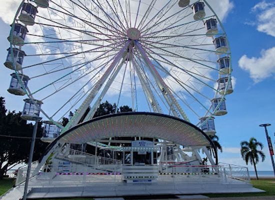 australia/cairns/cairns-city/landmark/cairns-esplanade