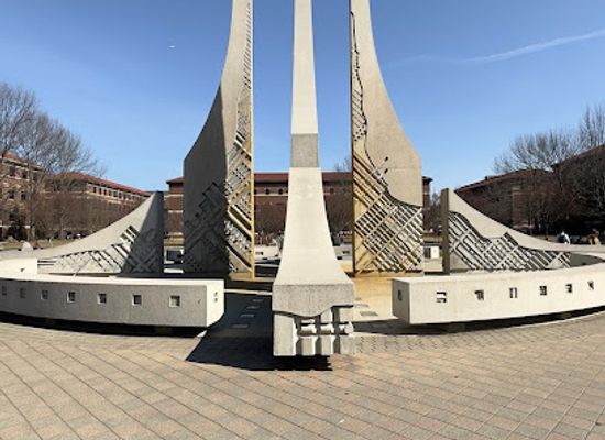 indiana/west-lafayette/landmark/engineering-fountain
