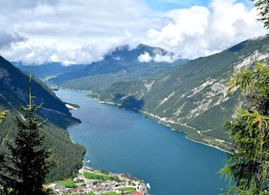 austria/zillertal/landmark/zwolferkopf