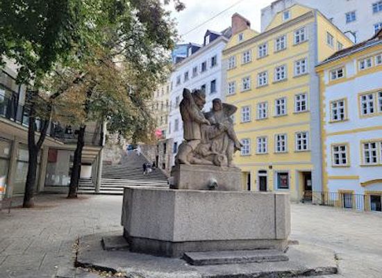 austria/vienna/landmark/hannakenbrunnen