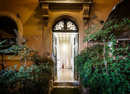 italy/rome/campo-de-fiori/landmark/casa-de-fiori