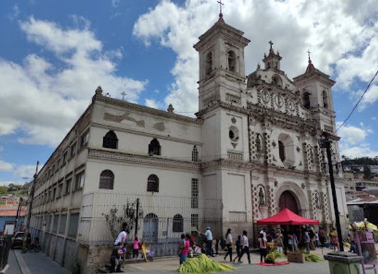 honduras/central-highlands/landmark/plaza-los-dolores