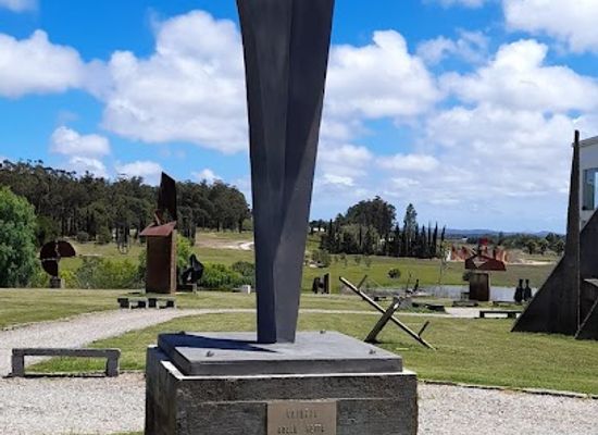 uruguay/cuchilla-grande/landmark/fundacion-pablo-atchugarry
