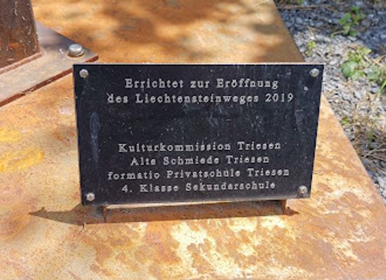 liechtenstein/balzers/landmark/denkmal-balzers-triesen-300-jahre-liechtenstein