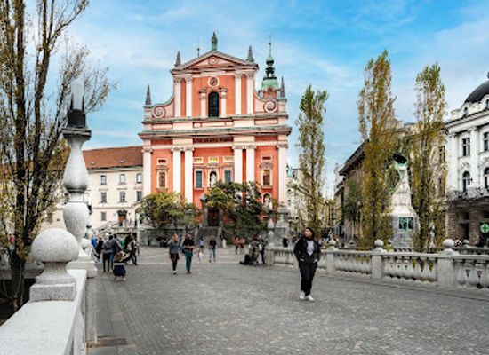 slovenia/central-slovenia/landmark/presernov-trg