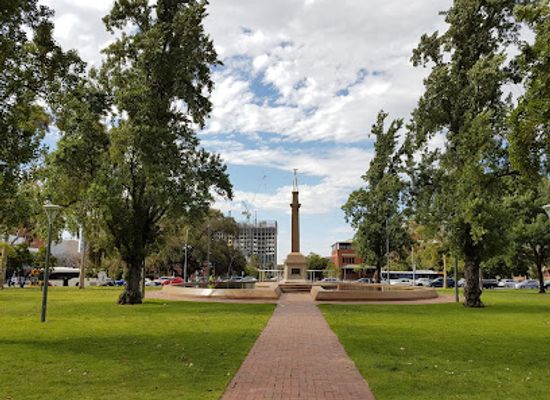 australia/adelaide/adelaide-cbd/landmark/light-square