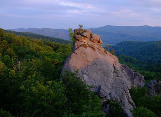 ukraine/svydovets-mountains/landmark/dovbush-rocks