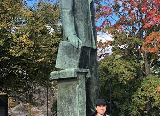 finland/porvoo/landmark/p-e-svinhufvud-sculpture