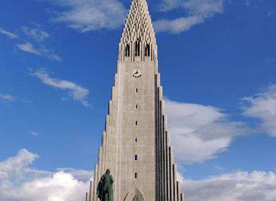 iceland/reykjavik/hlioar/landmark/leif-eriksson-monument