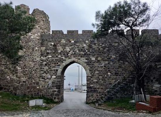 turkiye/izmir/landmark/kadifekale