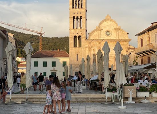 croatia/dalmatia/landmark/hvar-fortrail-sridnja-central-dalmatia-croatia-theme-trails