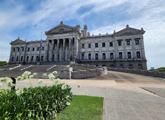 uruguay/montevideo-coast/landmark/palacio-legislativo