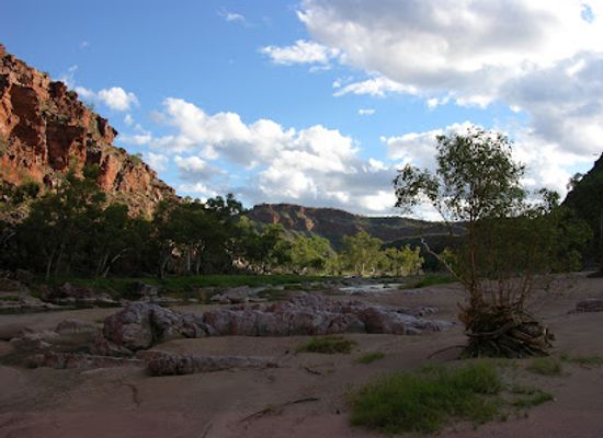 australia/macdonnell-ranges/landmark/ruby-gap