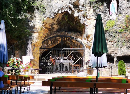 austria/vienna-woods/landmark/lourdes-grotto-in-the-vienna-woods