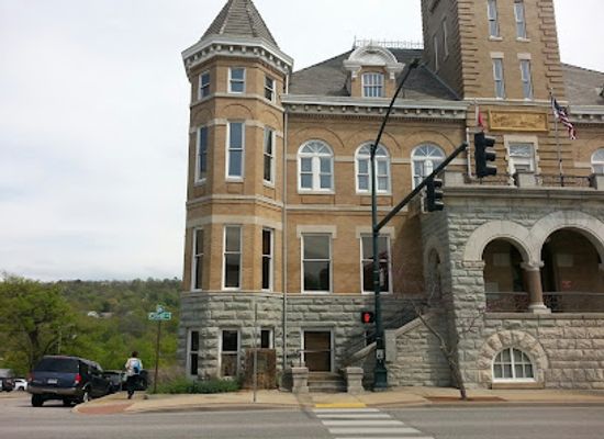 arkansas/fayetteville/landmark/historic-washington-county-courthouse