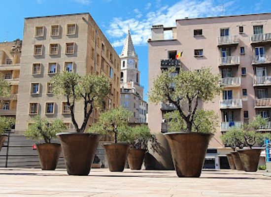 france/marseille/le-cours-julien/landmark/maison-diamantee