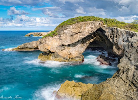 puerto-rico/south-region/landmark/reserva-natural-cueva-del-indio