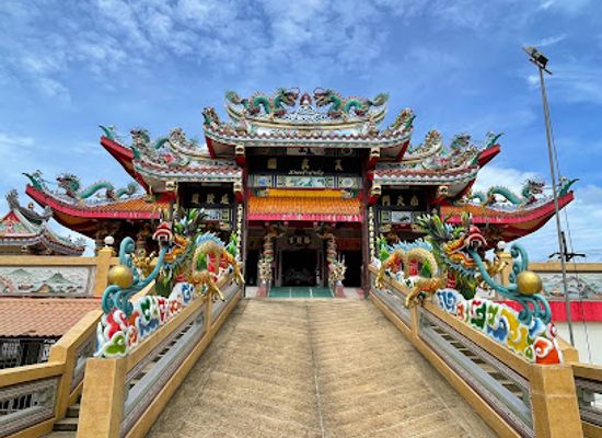 thailand/phuket/landmark/tha-ruea-shrine