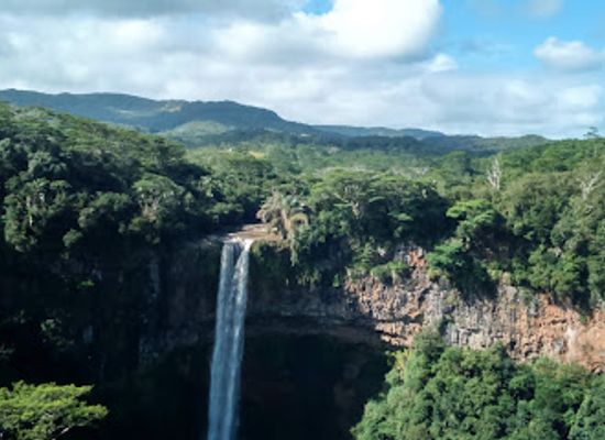 mauritius/savanne/landmark/curious-chamarel
