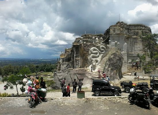 indonesia/java/landmark/tebing-breksi