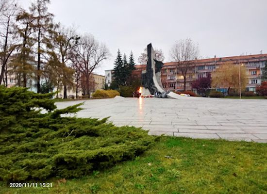 poland/czestochowa/landmark/plac-pamieci-narodowej