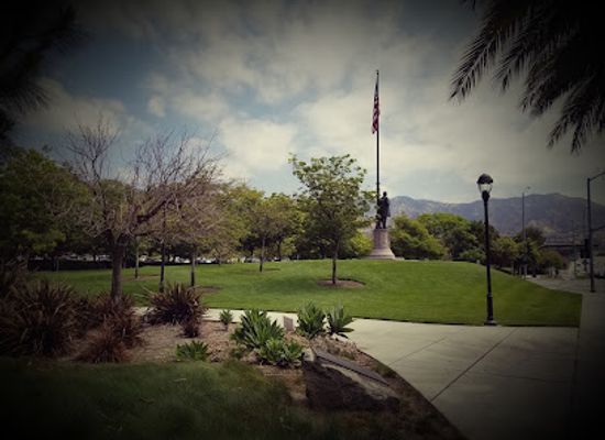 california/burbank/landmark/burbank-5-points-monument