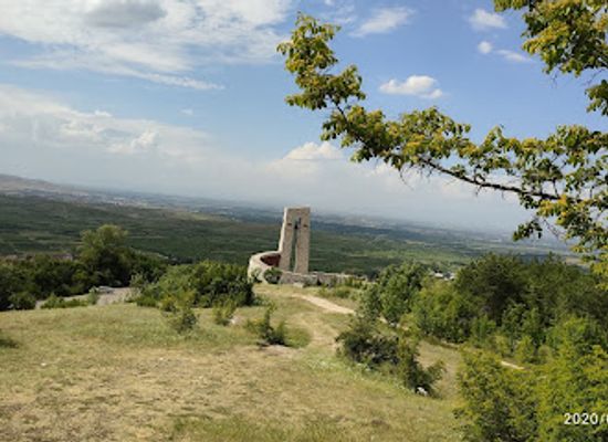 bulgaria/sredna-gora/landmark/monument-of-the-three-generations
