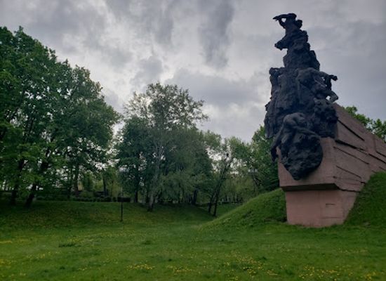 ukraine/kyiv-reservoir/landmark/the-memorial-to-the-victims-of-the-tragedy-kurenivska